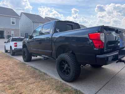 2017 Nissan Titan SV