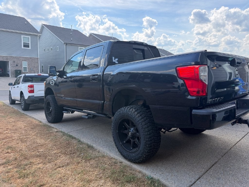 2017 Nissan Titan SV
