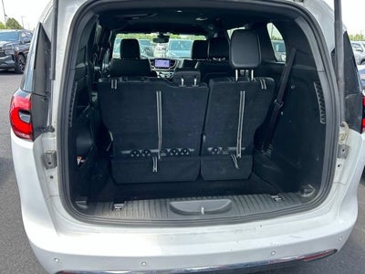 2025 Chrysler Pacifica Select