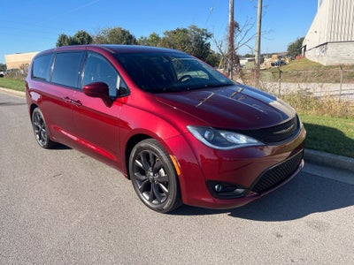 2020 Chrysler Pacifica Touring