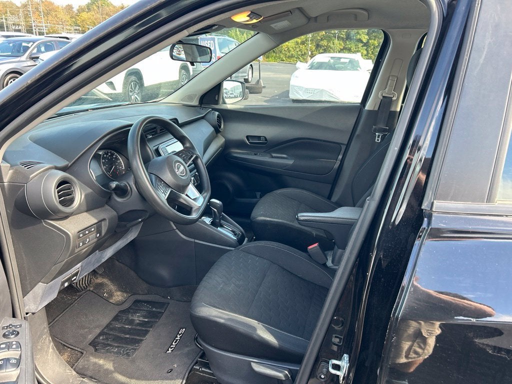 2022 Nissan Kicks S