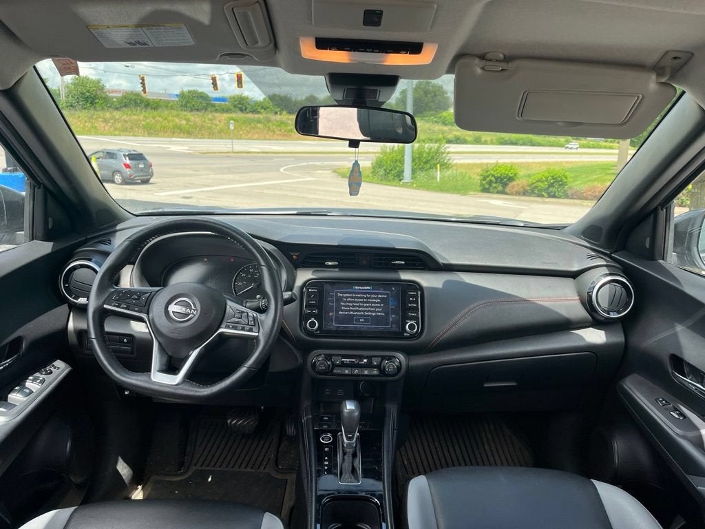 2023 Nissan Kicks SR