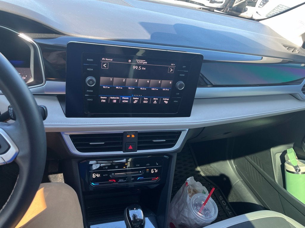 2025 Volkswagen Taos SE