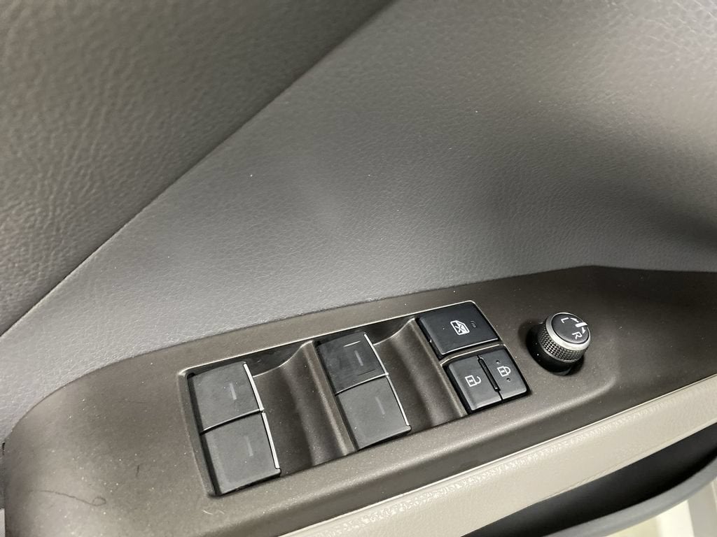 2021 Toyota Camry Hybrid XLE
