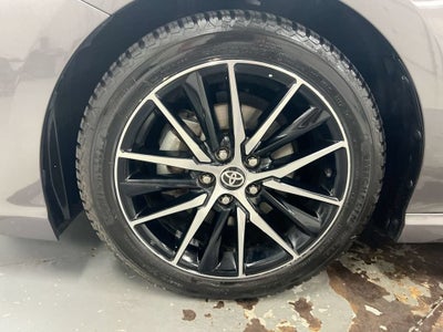 2022 Toyota Camry Hybrid SE
