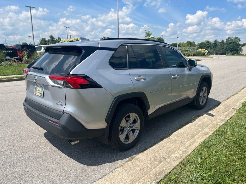 2022 Toyota RAV4 Hybrid XLE