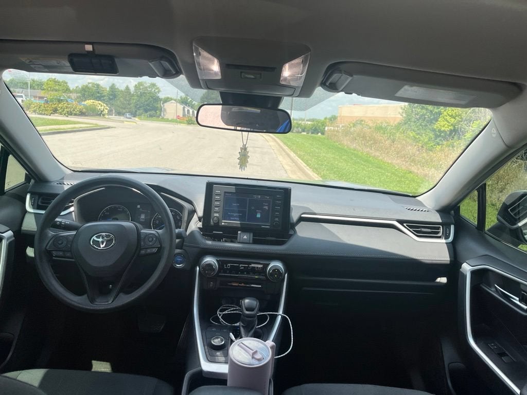 2022 Toyota RAV4 Hybrid XLE