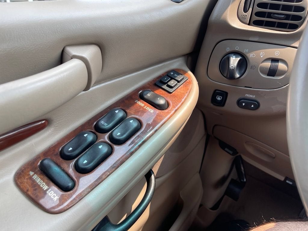 2001 Lincoln Navigator Base