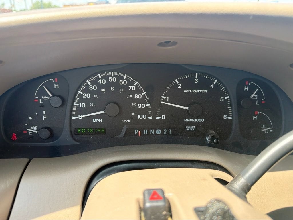 2001 Lincoln Navigator Base