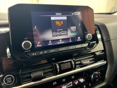 2023 Nissan Pathfinder SV