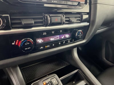 2023 Nissan Pathfinder SV