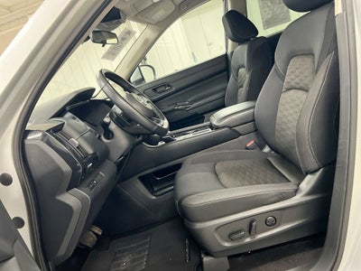 2023 Nissan Pathfinder SV
