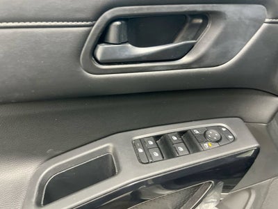 2023 Nissan Pathfinder SV