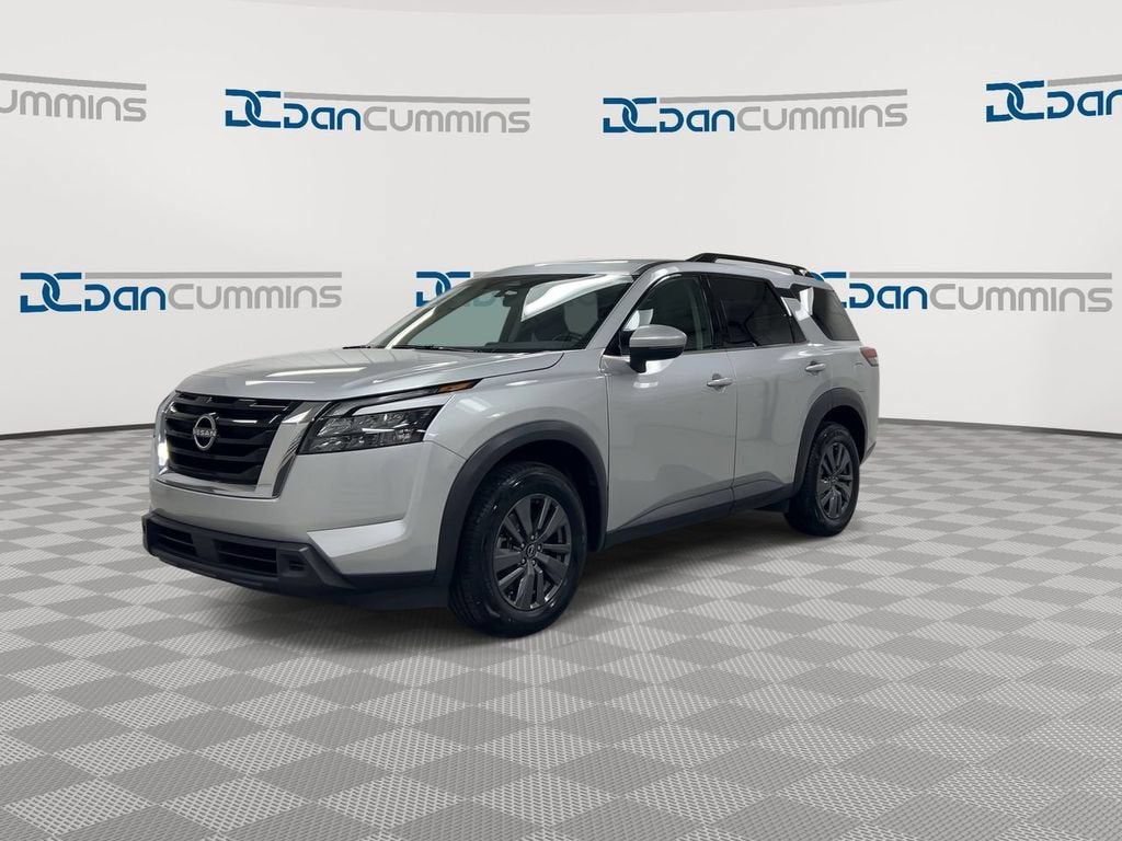 2023 Nissan Pathfinder SV