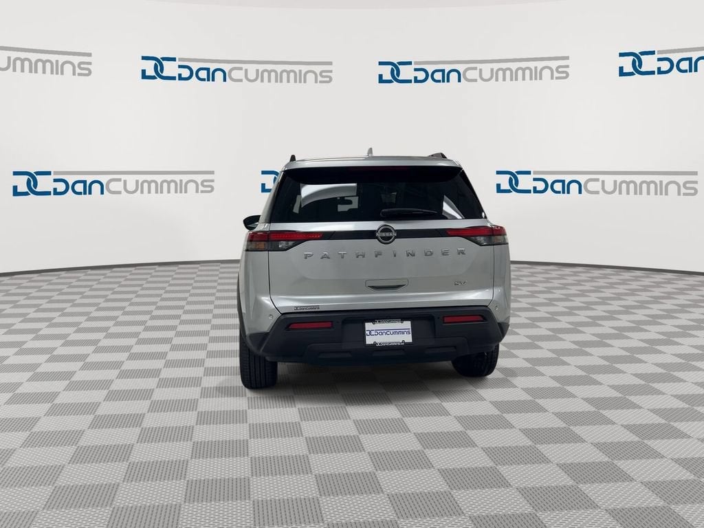 2023 Nissan Pathfinder SV