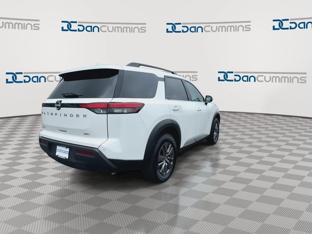 2025 Nissan Pathfinder SV