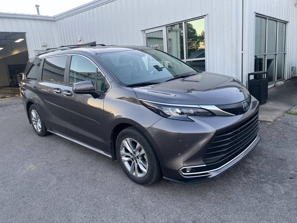 2024 Toyota Sienna XLE
