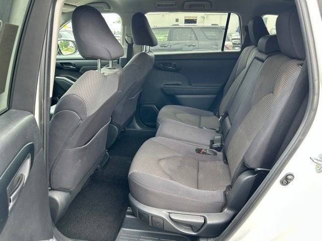 2025 Toyota Highlander LE