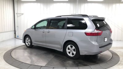 2018 Toyota Sienna LE Auto Access Seat