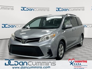2018 Toyota Sienna LE Auto Access Seat