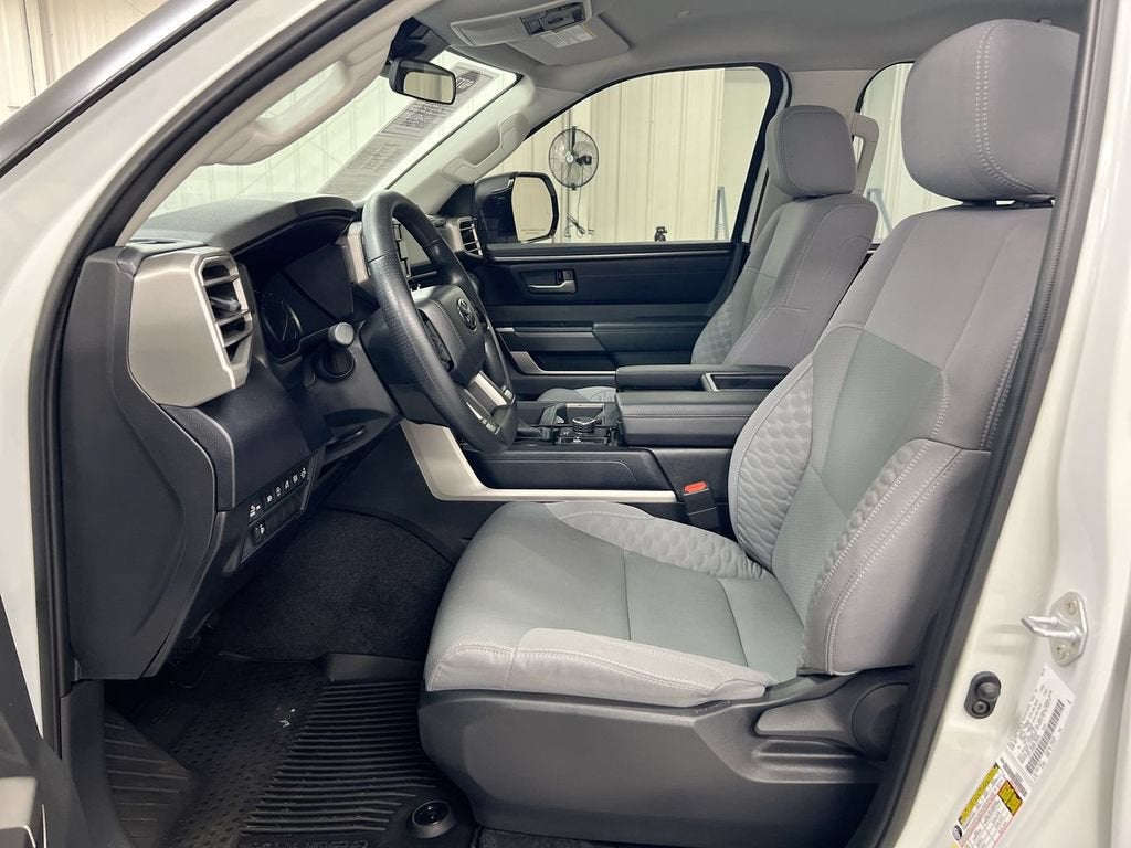 2024 Toyota Tundra 4WD SR5