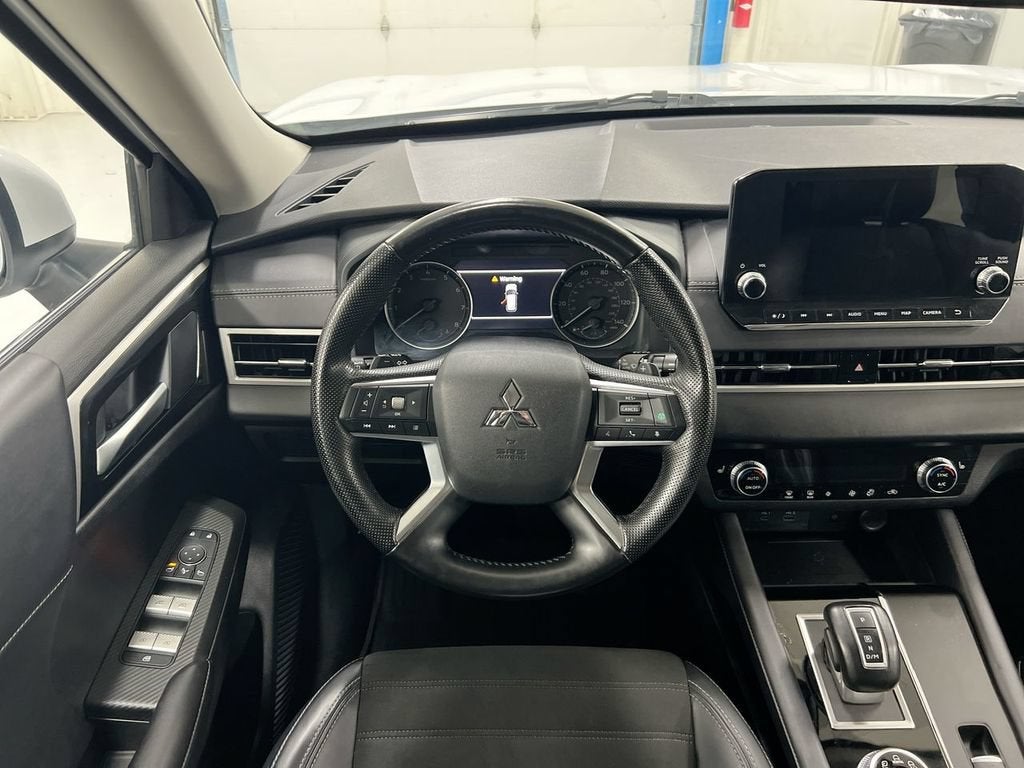 2024 Mitsubishi Outlander SE