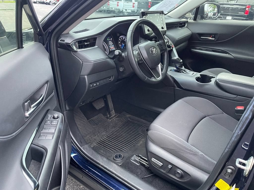 2022 Toyota Venza LE