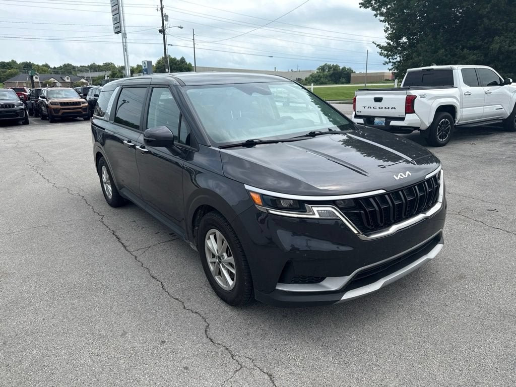2023 Kia Carnival LX