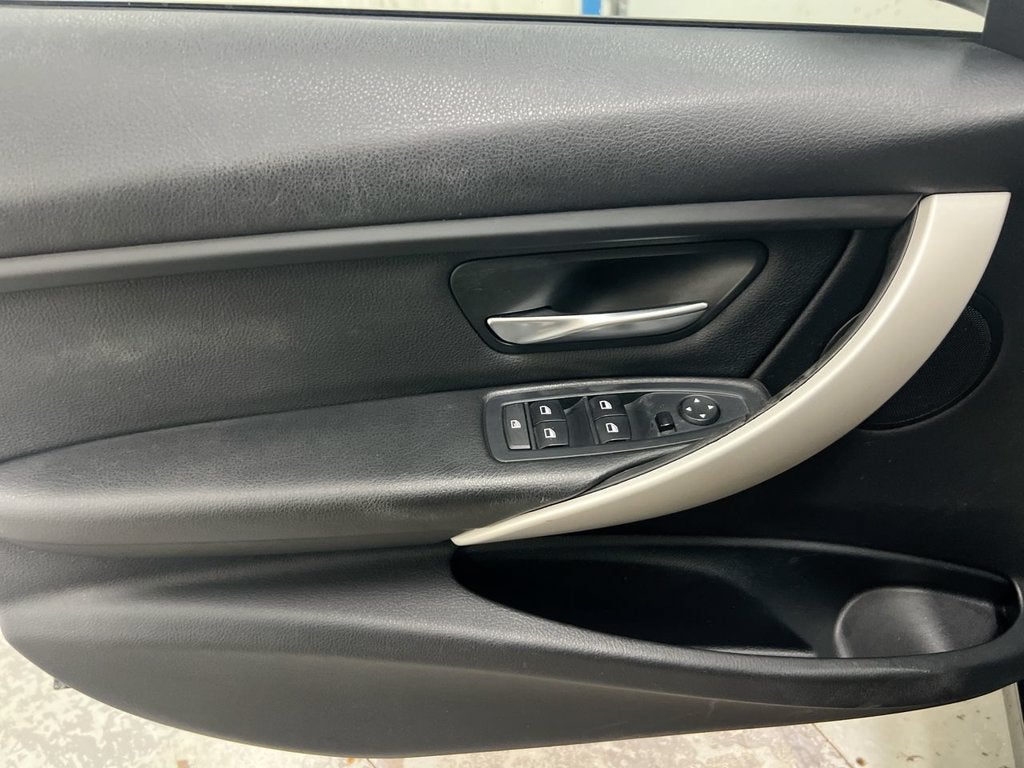 2015 BMW 3 Series 320i