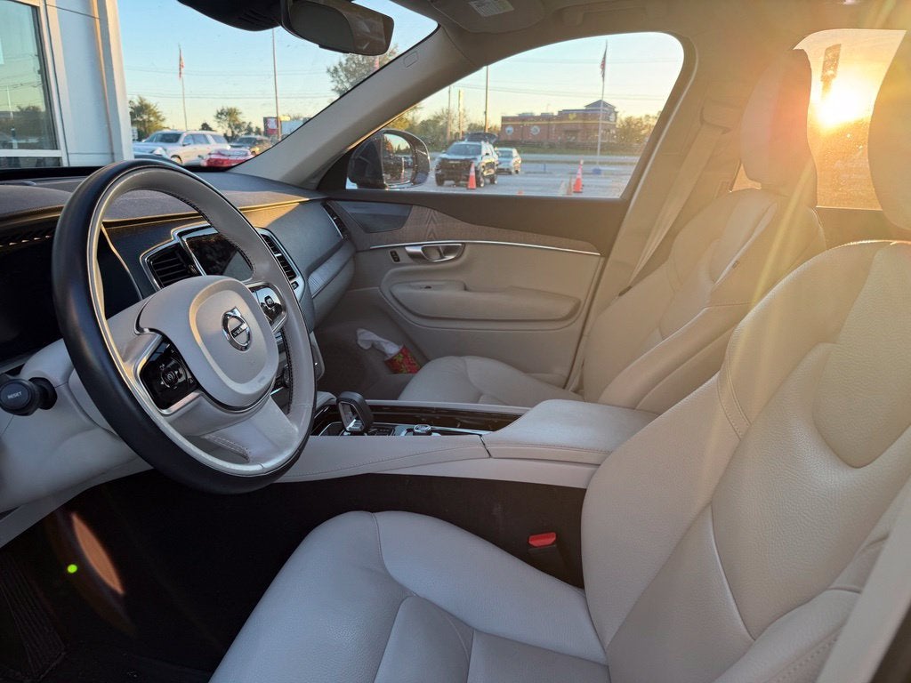 2024 Volvo XC90 Plus Bright Theme