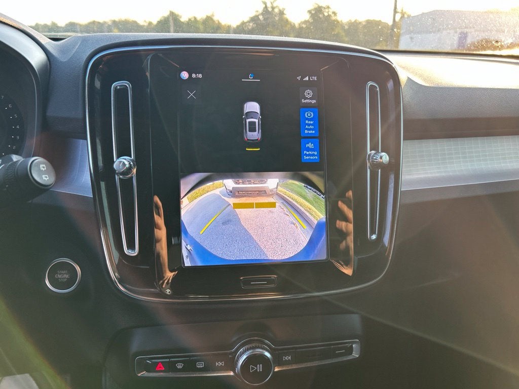 2024 Volvo XC40 Core Bright Theme