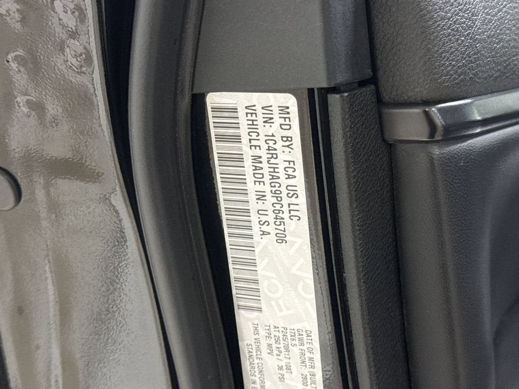 2023 Jeep Grand Cherokee Laredo