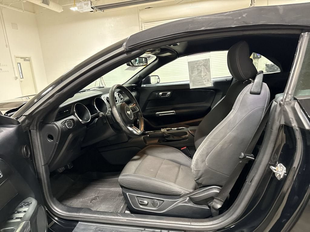 2016 Ford Mustang V6