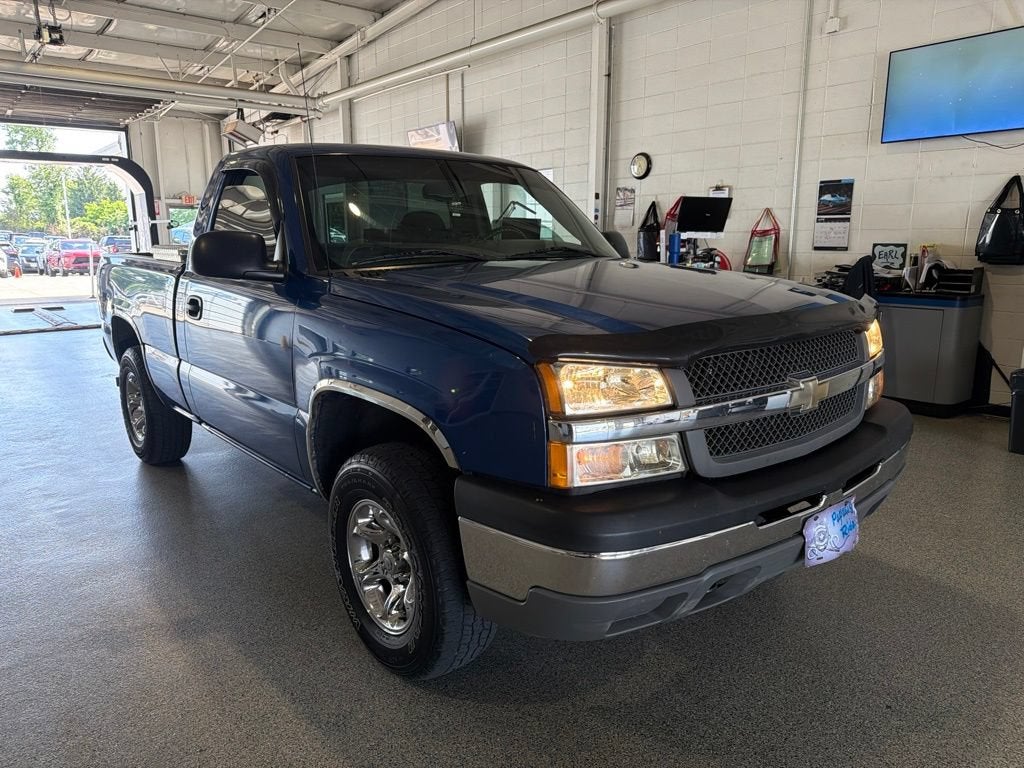 2004 Chevrolet Silverado 1500 Reg Cab 119.0" WB 4WD