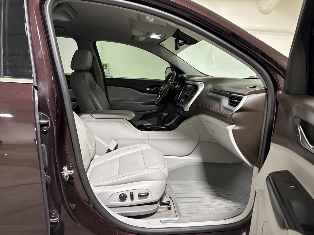 2017 GMC Acadia SLT
