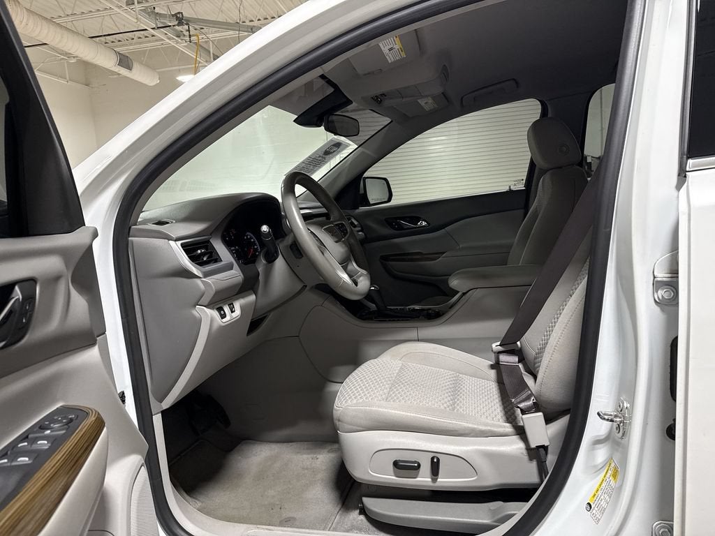 2017 GMC Acadia SLE