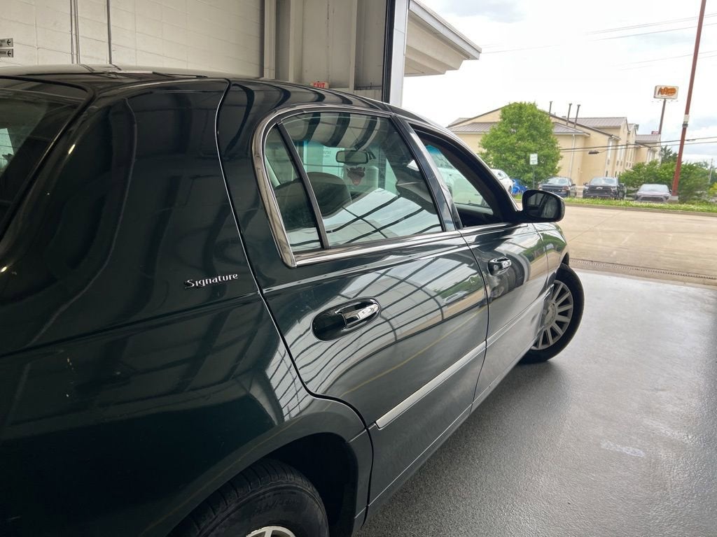 2003 Lincoln Town Car Signature