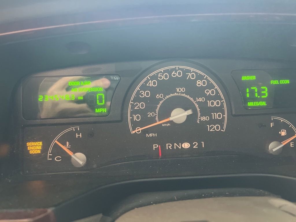 2003 Lincoln Town Car Signature