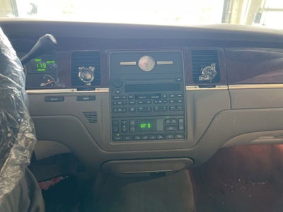2003 Lincoln Town Car Signature
