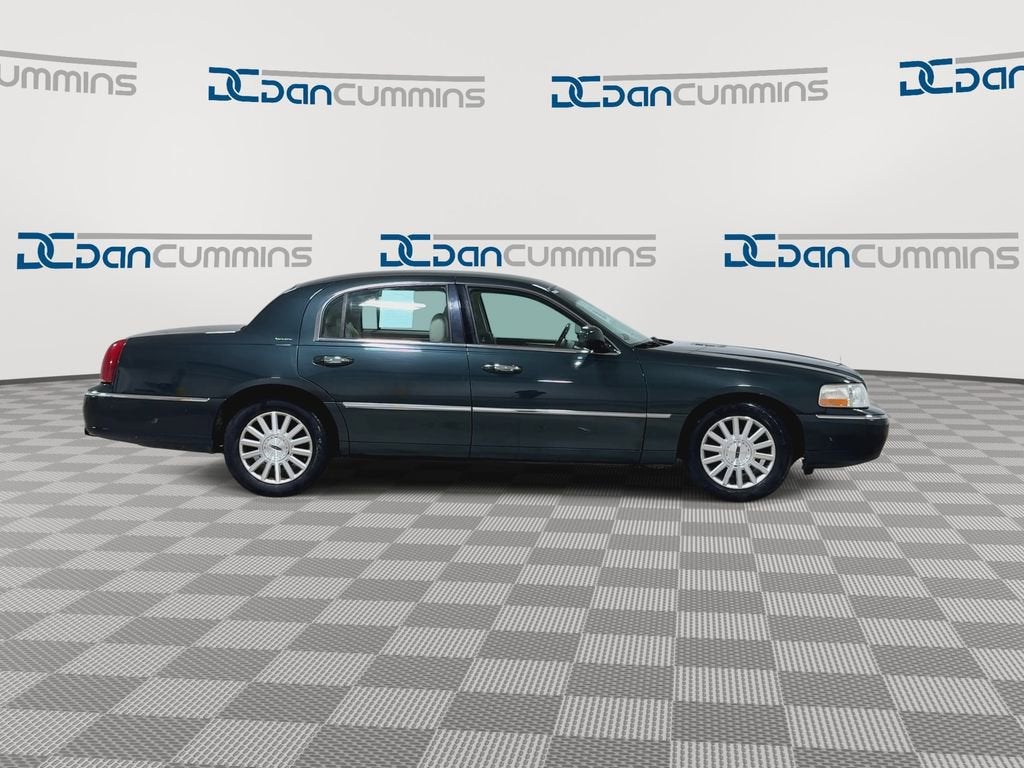 2003 Lincoln Town Car Signature