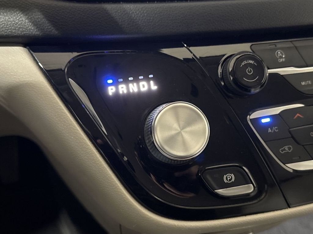 2021 Chrysler Voyager LXI