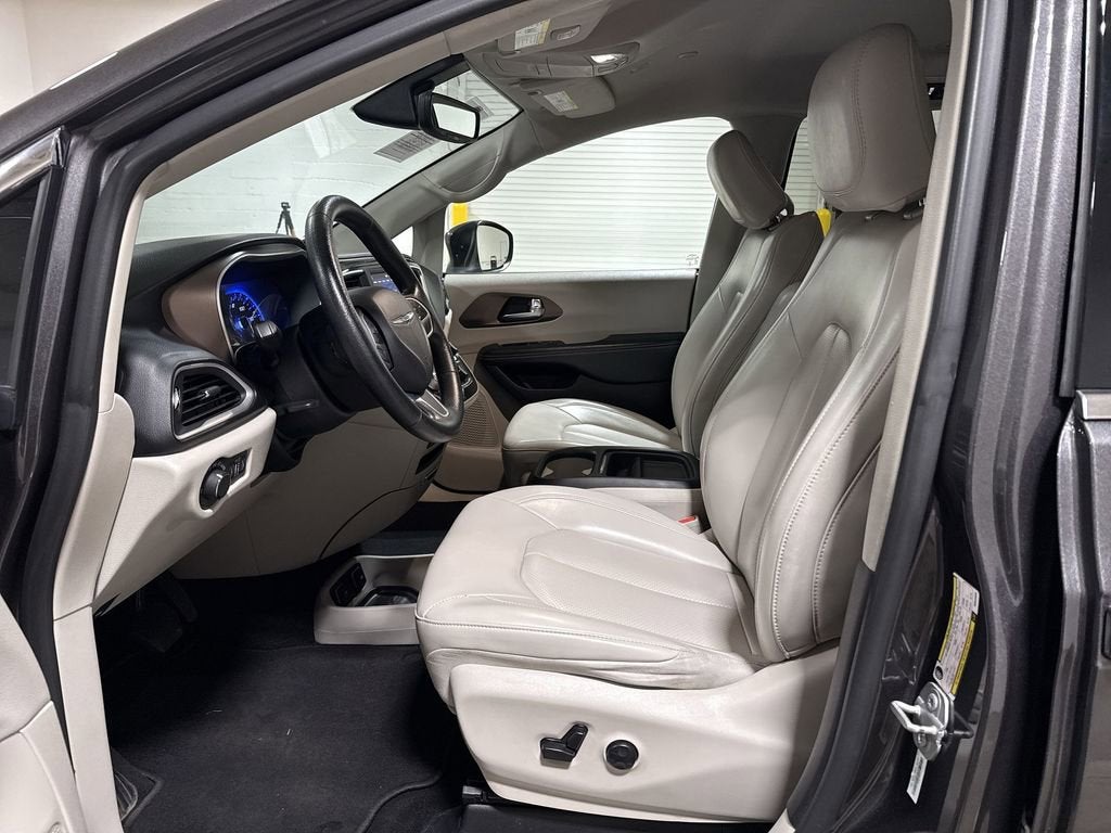 2021 Chrysler Voyager LXI