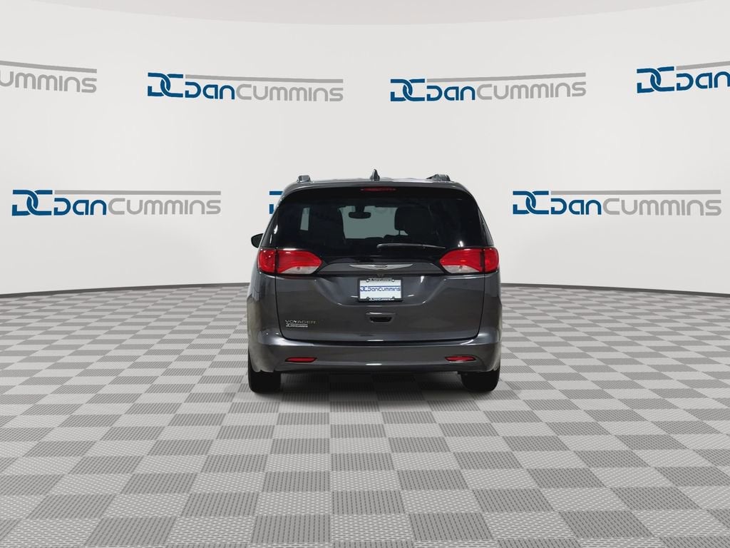 2021 Chrysler Voyager LXI