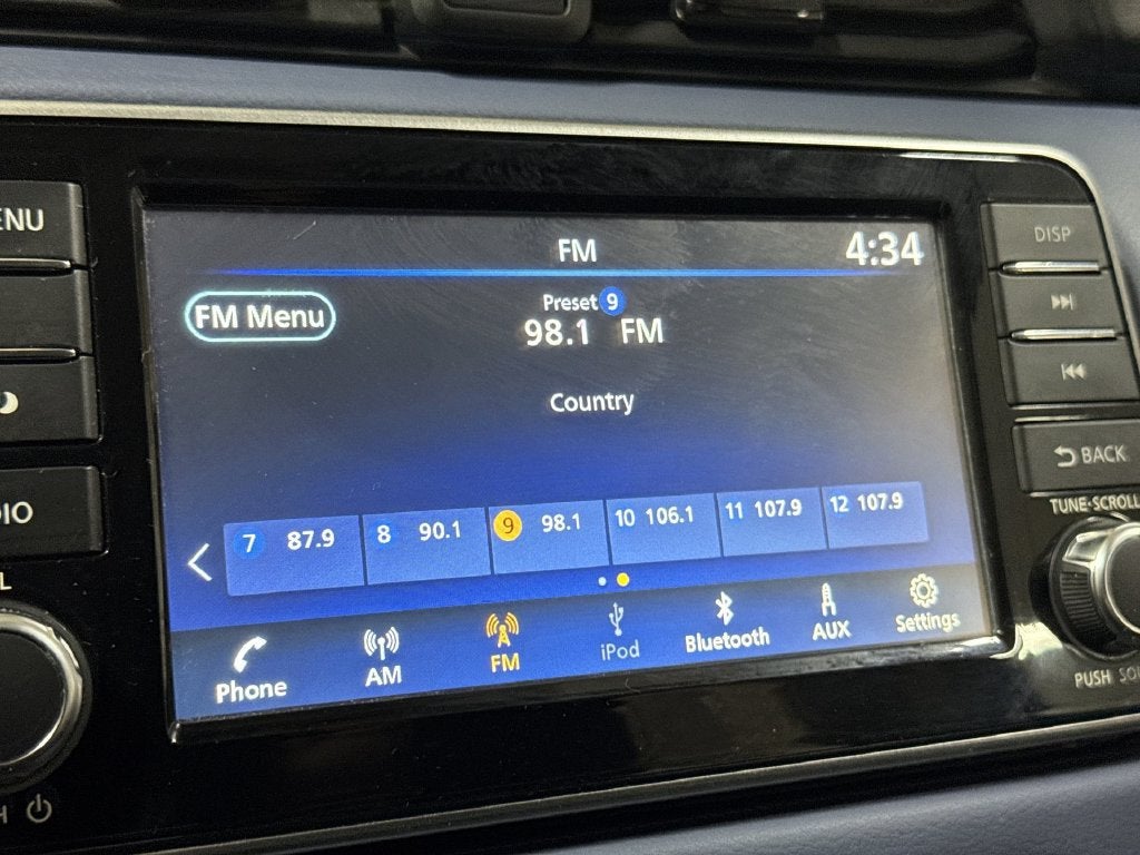2024 Nissan Versa SV