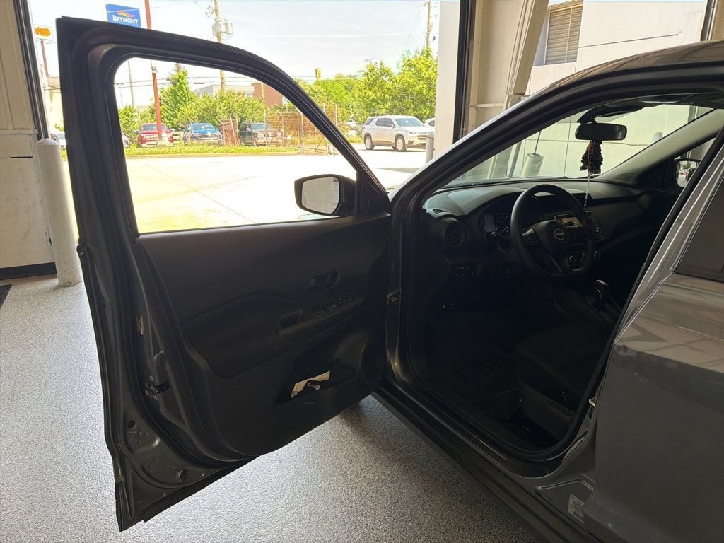 2023 Nissan Kicks S