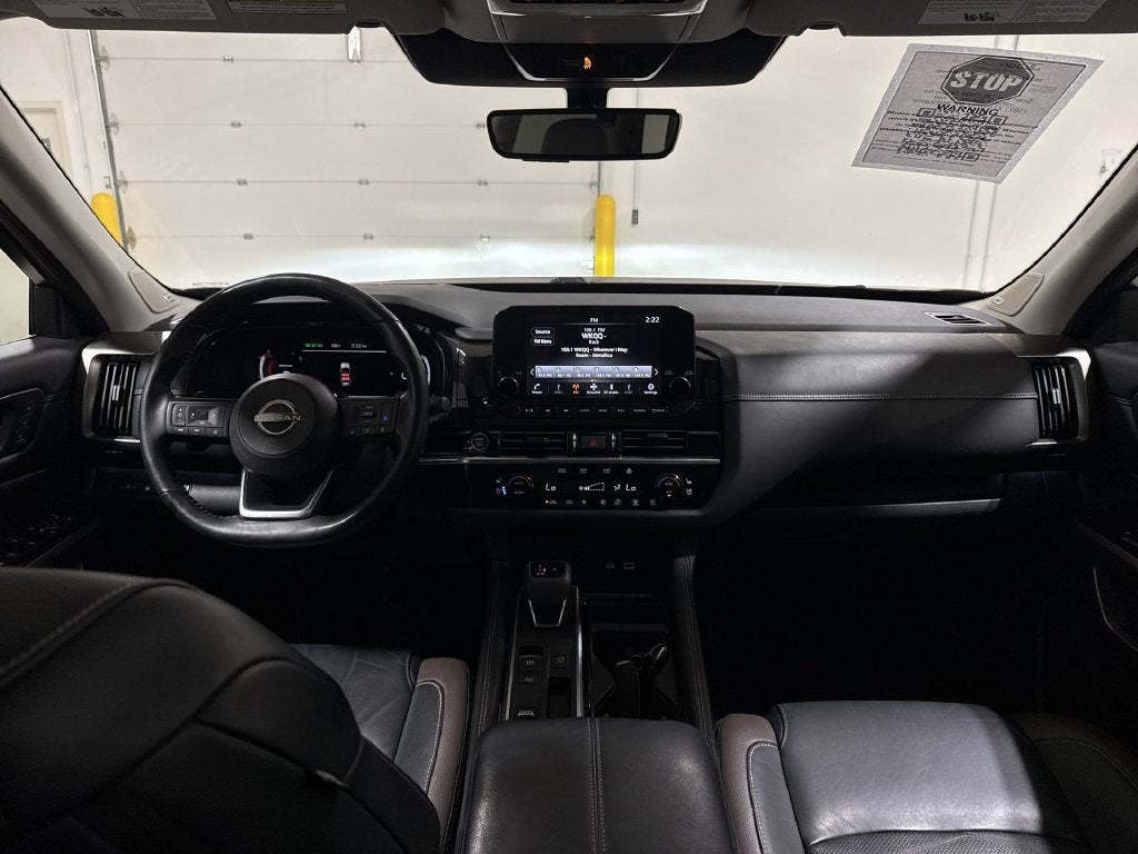 2023 Nissan Pathfinder Platinum