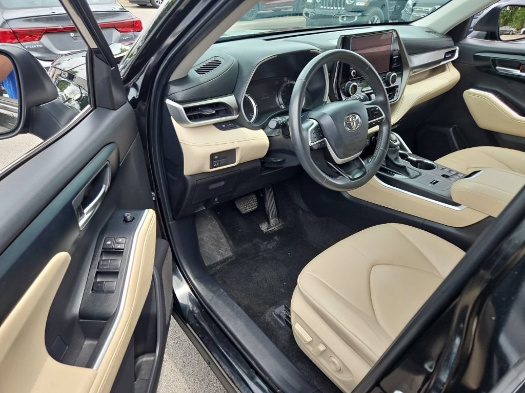 2024 Toyota Highlander Hybrid XLE