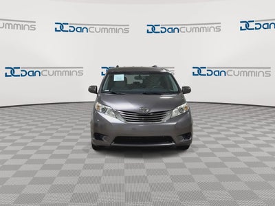 2017 Toyota Sienna LE Auto Access Seat