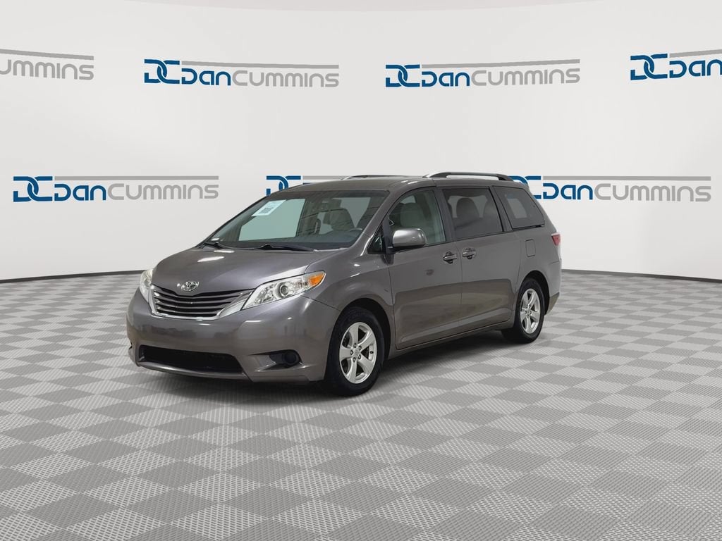 2017 Toyota Sienna LE Auto Access Seat