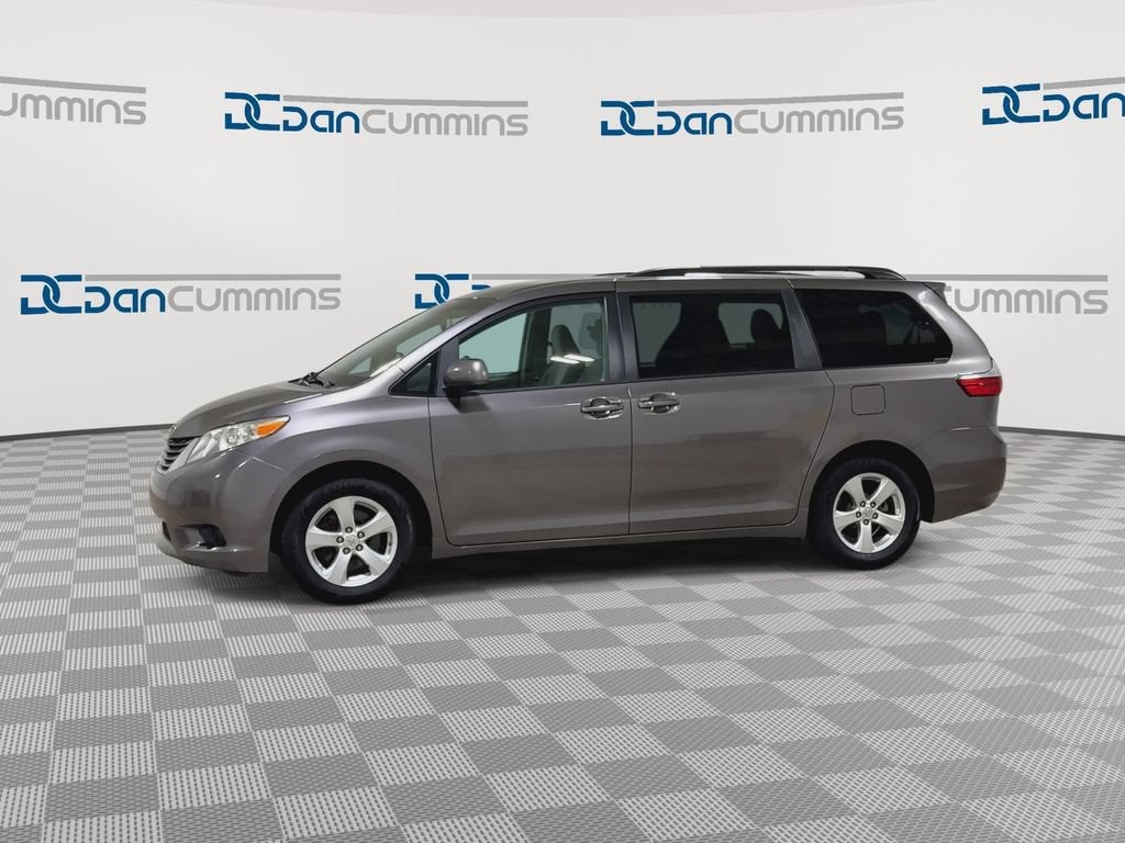 2017 Toyota Sienna LE Auto Access Seat
